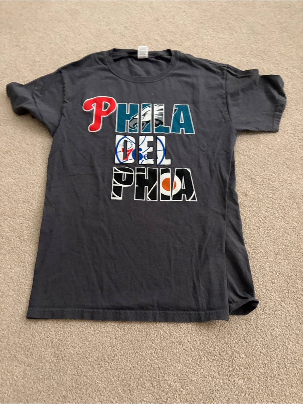 Philadelphia Graphic Tee - Black - Unbranded